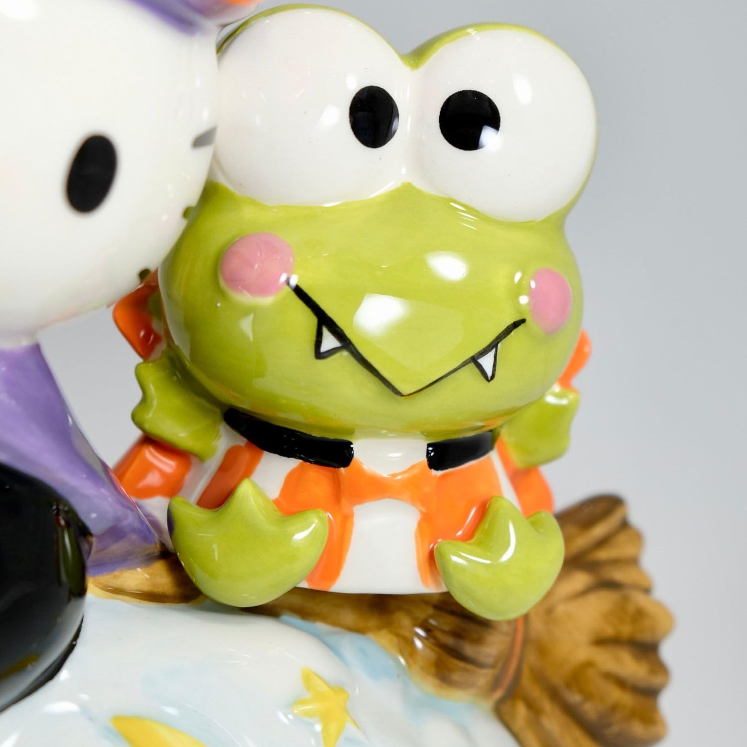 Amazon.com: Hello Kitty Witch with Keroppi Figurine, 7.25